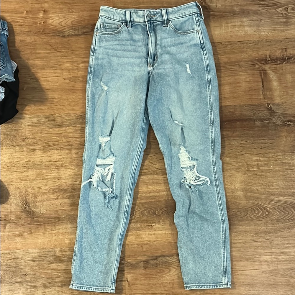 Hollister Ultra High rise mom jeans
